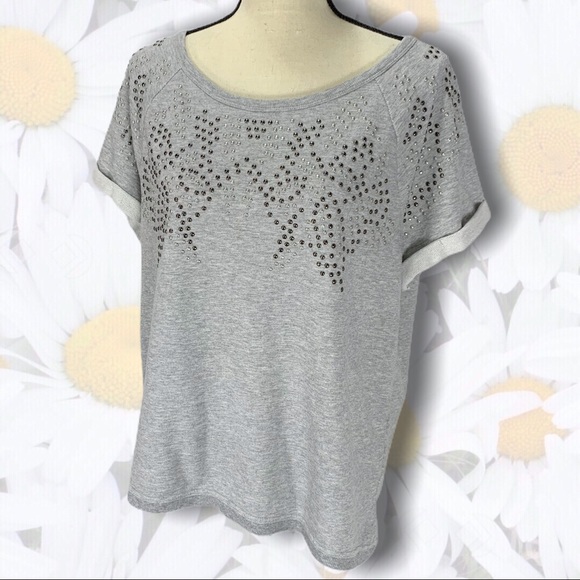 3/$10🙌 Studded Gray Short Sleeve Sweatshirt XL - Picture 2 of 15